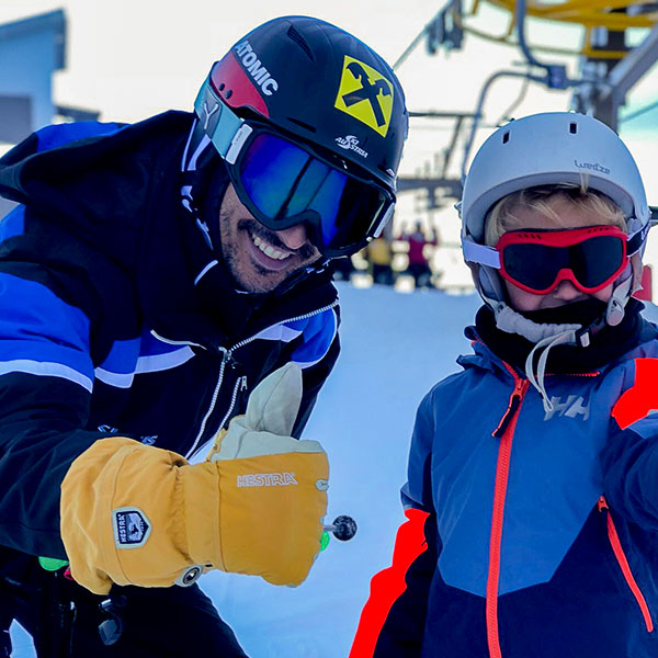 Participación de la familia con profesores particulares de esquí para niños en Sierra Nevada
