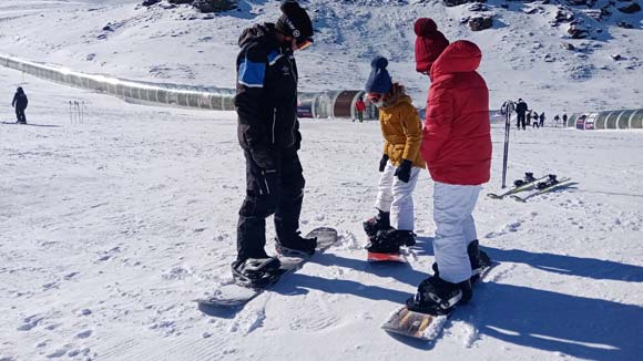 Clases de snowboard para todas las edades en Sierra Nevada