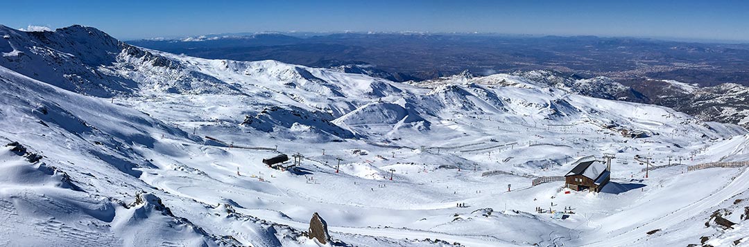 Sierra Nevada estación de esquí y montaña