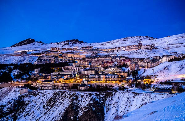 Pradollano es el pueblo de la estación de esquí Sierra Nevada