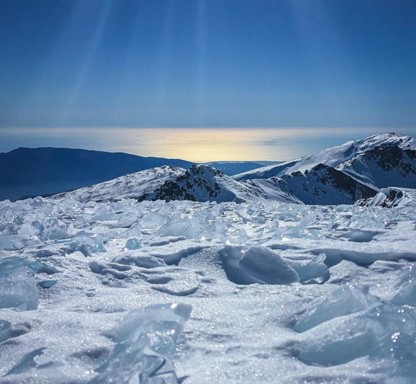 Vistas del mar Mediterráneo desde el pico Veleta en el parque nacional de Sierra Nevada